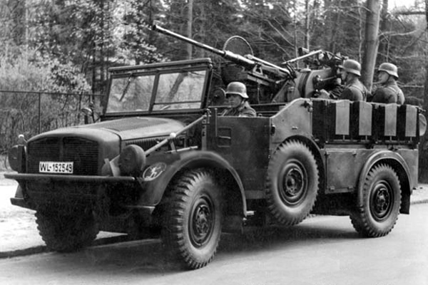 Official Flak 38 installation on a Horch 108, Flak-Regiment 42