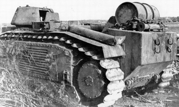 flame tank PzKpfw B2 (Flamm)