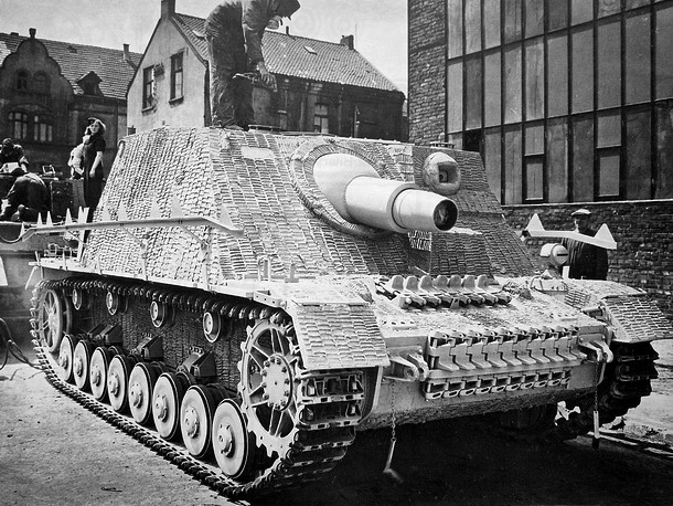 Sturmpanzer Brummbär