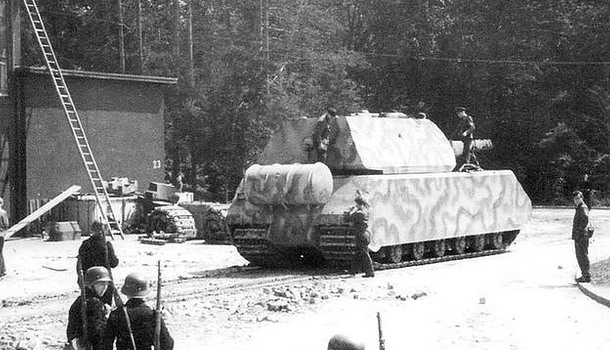 super-heavy tank Maus
