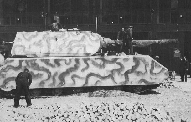 super-heavy tank Maus