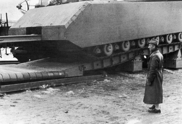 super-heavy tank Maus
