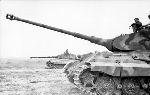tank PzKpfw VI Ausf.B Tiger II