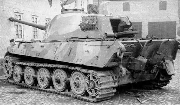 tank PzKpfw VI Ausf.B Tiger II