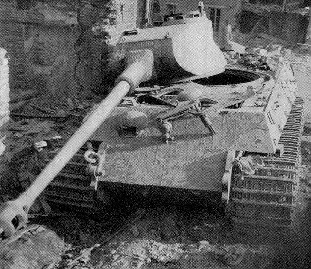 tank PzKpfw VI Ausf.B Tiger II